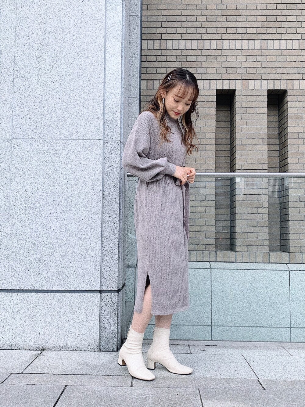 「秋のマイ旬スタイル、秋コーデ、ニットワンピース、ウエストマーク、ワンピース、ブーツ」｜「FREE'S MARTの◆ストレッチブークレワンピース（ワンピース、ピンク系）」を使った、Karinさん（レディース・159cm）の秋コーディネートの1枚目の写真