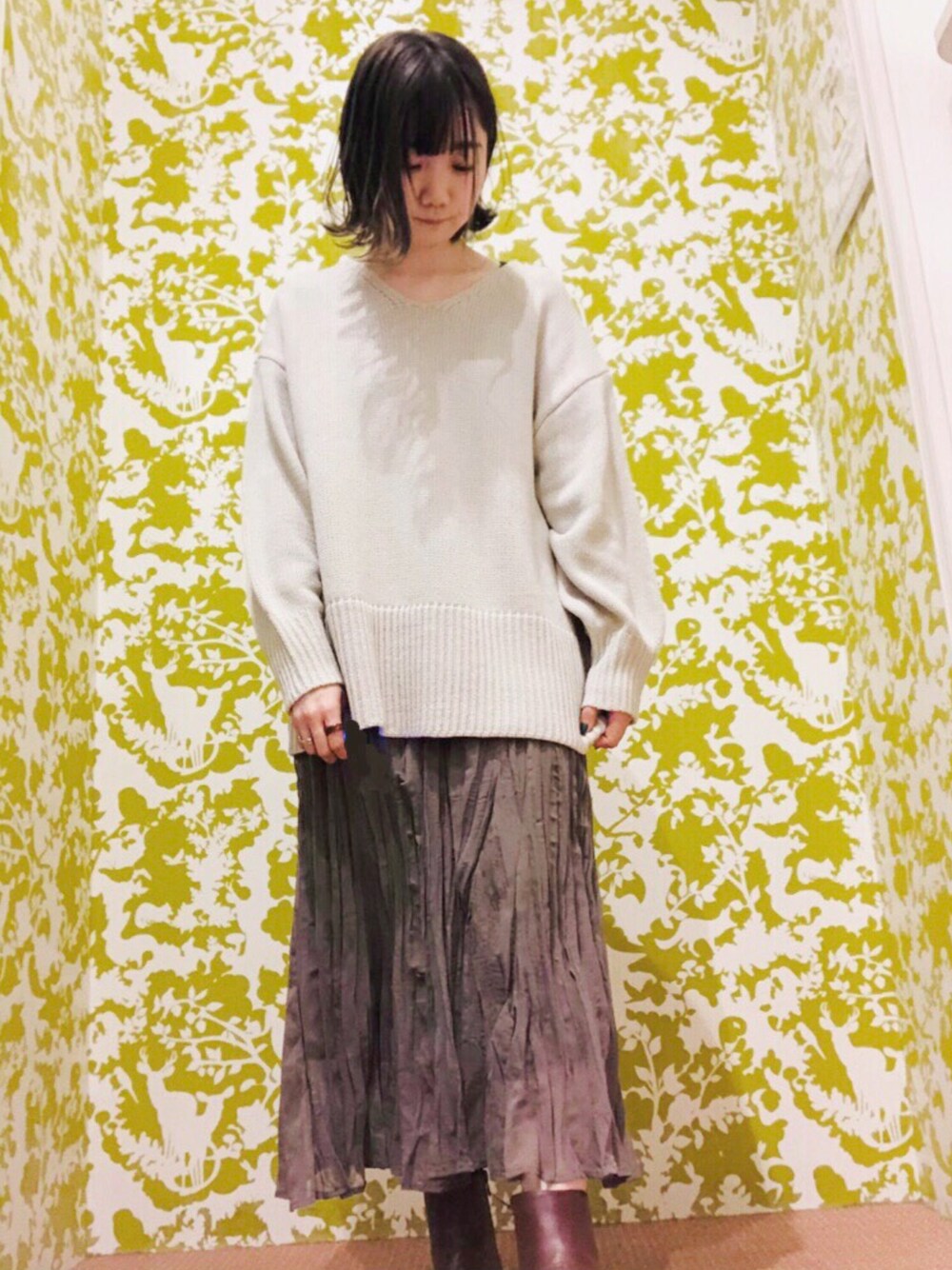 「earth music&ecology、earthstaff、ニット、アイレット、エクリュ、シアー、きれいめカジュアル、スクエアトゥ、冬コーデ、年末WEAR感謝祭」｜「earth music&ecologyのアイレットニットプルオーバー　＊（ニット/セーター、ホワイト系）」を使った、さやかさん（レディース・155cm）の冬コーディネートの1枚目の写真