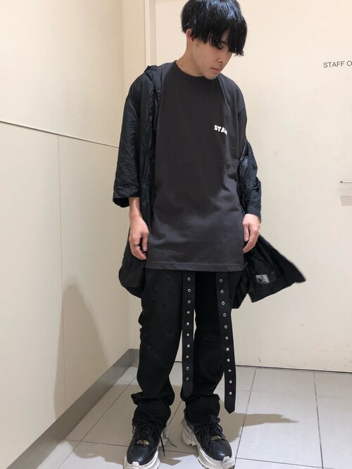 Toshiki Masuda使用「WHITELAND BLACKBURN（WHITELAND/ホワイトランド/TOUR TEE）」的時尚穿搭