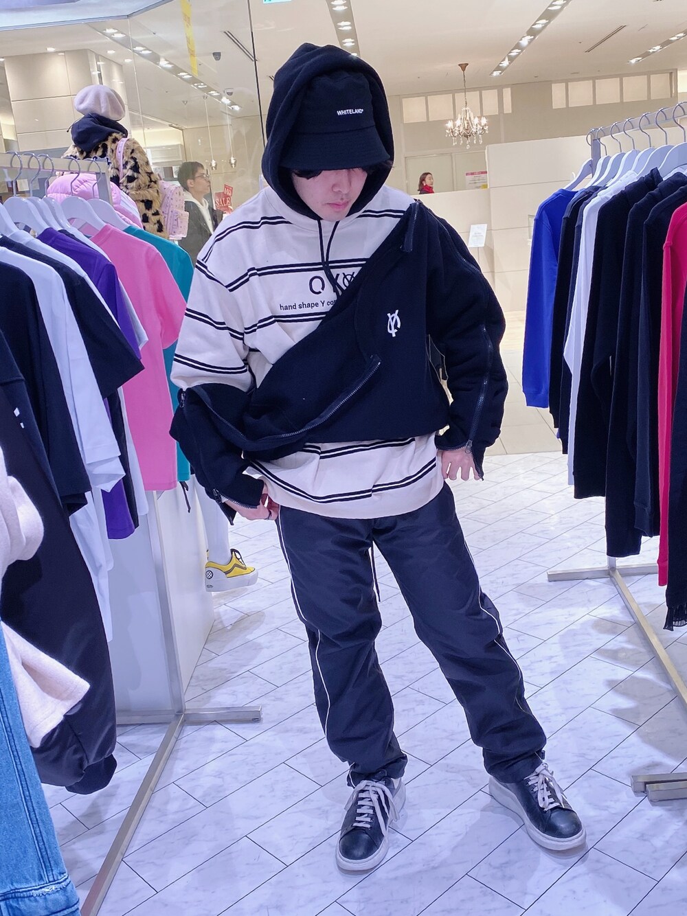 「ストリート、冬、ootd、春コーデ、今日のコーデ、韓国ブランド、韓国ファッション、おしゃれさんと繋がりたい、OY、lhplucuaosaka」｜「WHITELANDのWHITELAND/ホワイトランド/HAT（ハット、ブラック系）」を使った、Toshiki Masudaさん（メンズ・170cm）の冬コーディネートの1枚目の写真