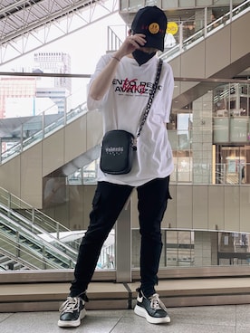 「KaneZ（ケインズ）のアイテム（Tシャツ/カットソー）」を使った、Toshiki Masudaさん（メンズ・170cm）の夏コーディネート