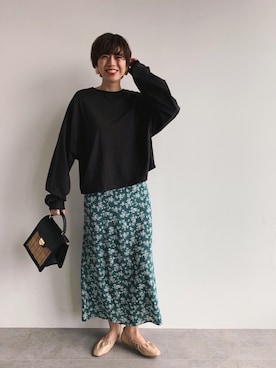 「OZOC（オゾック）のアイテム（その他シューズ）」を使った、夏子さん（レディース・169cm）の春コーディネート