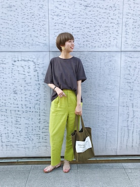 「OZOC（オゾック）のアイテム（シューズ）」を使った、夏子さん（レディース・169cm）の夏コーディネート