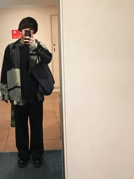 「アシメ」｜「アイテム（PC・スマホグッズ/家電）」を使った、ユキチさん（メンズ・165cm）の冬コーディネート
