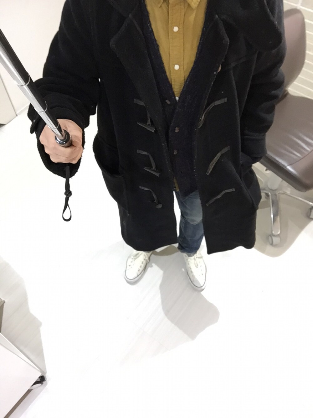「JUNMEN、inthesoup、Adam et Rope'、HIBECK、converse」｜「IN THE SOUPのアイテム（シャツ/ブラウス、イエロー系）」を使った、トミオさん（メンズ・164cm）の冬コーディネートの1枚目の写真