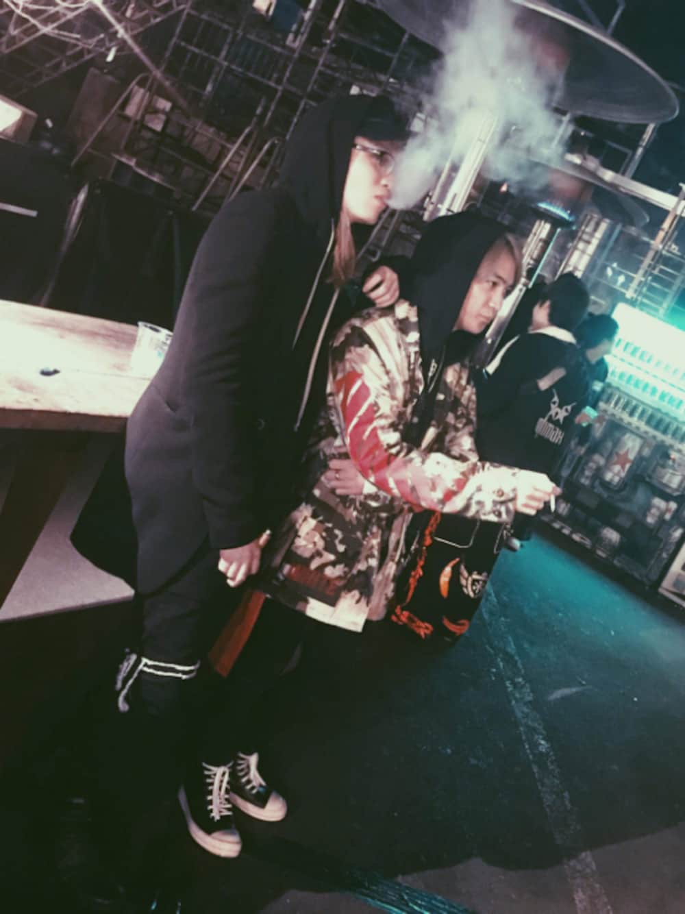 「off white、RICK OWENS」｜「off whiteのアイテム（ミリタリージャケット、その他）」を使った、Mirさん（メンズ・183cm）の春コーディネートの1枚目の写真