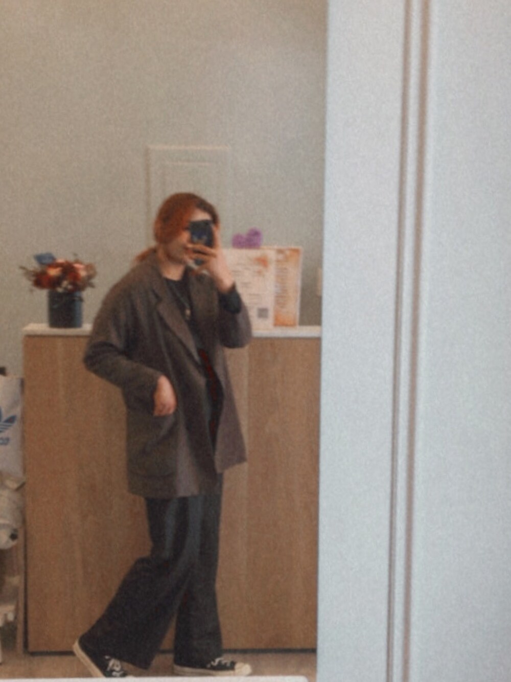 「西裝外套、落地褲、ootd、基礎款、converse、韓系」｜「goro'sのアイテム（ネックレス、シルバー系）」を使った、Chi Wenさん（レディース・166cm）の春コーディネートの1枚目の写真
