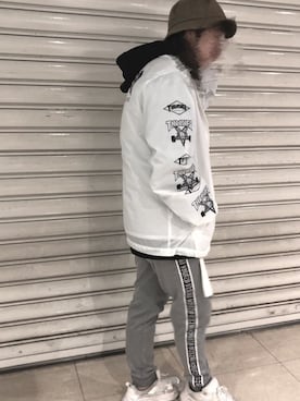 「スニーカー好きと繋がりたい」｜「アイテム（その他アウター）」を使った、ちさん（レディース・154cm）の冬コーディネート