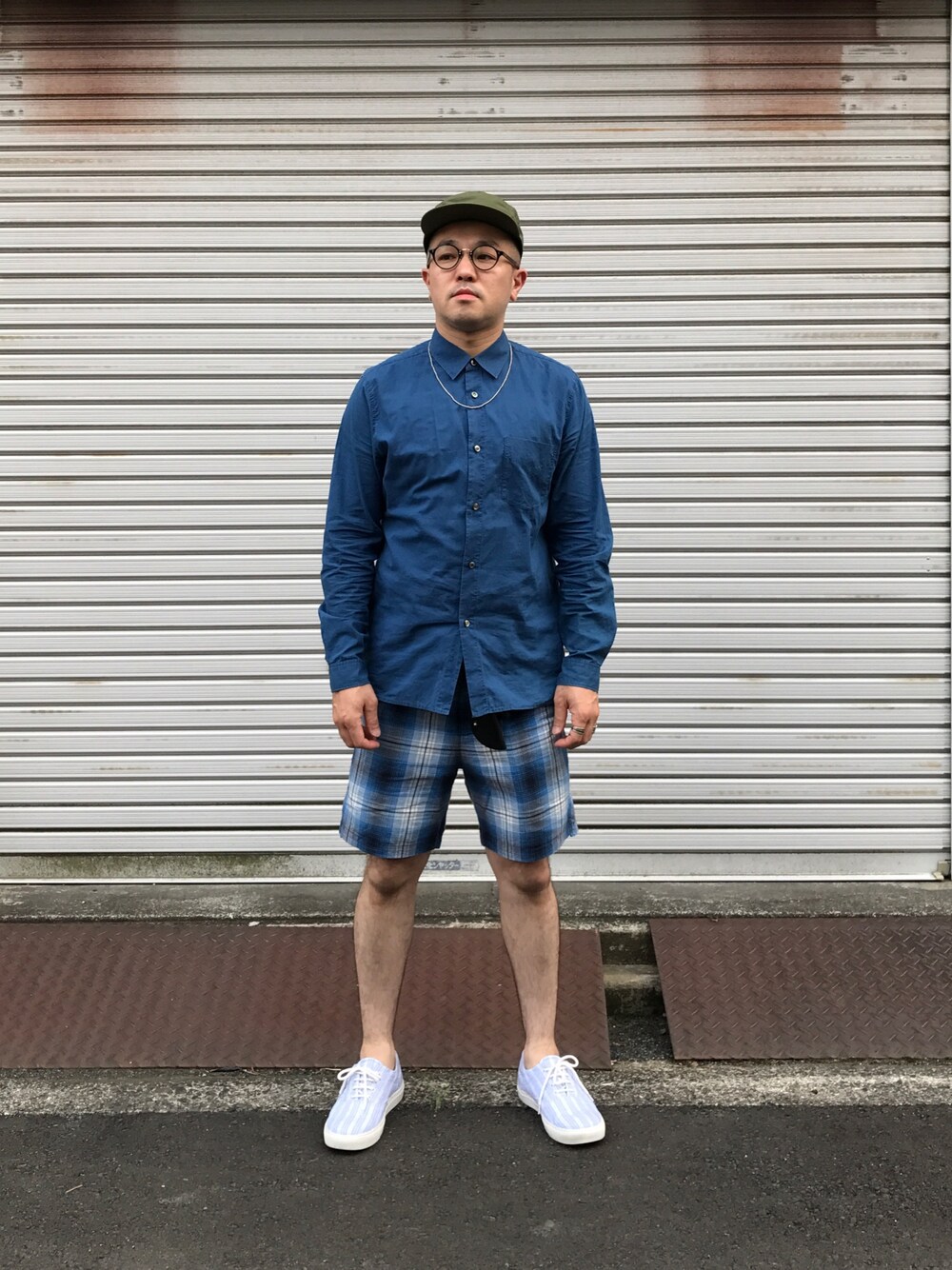 「シャツスタイル、OLIVER PEOPLES、NewYorkHat、APC、Cody Sanderson、Hender Scheme、UNUSED、COMME des GARCONS」｜「NEW YORK HATのアイテム（キャップ、グリーン系）」を使った、FUNAさん（メンズ・169cm）の春コーディネートの1枚目の写真