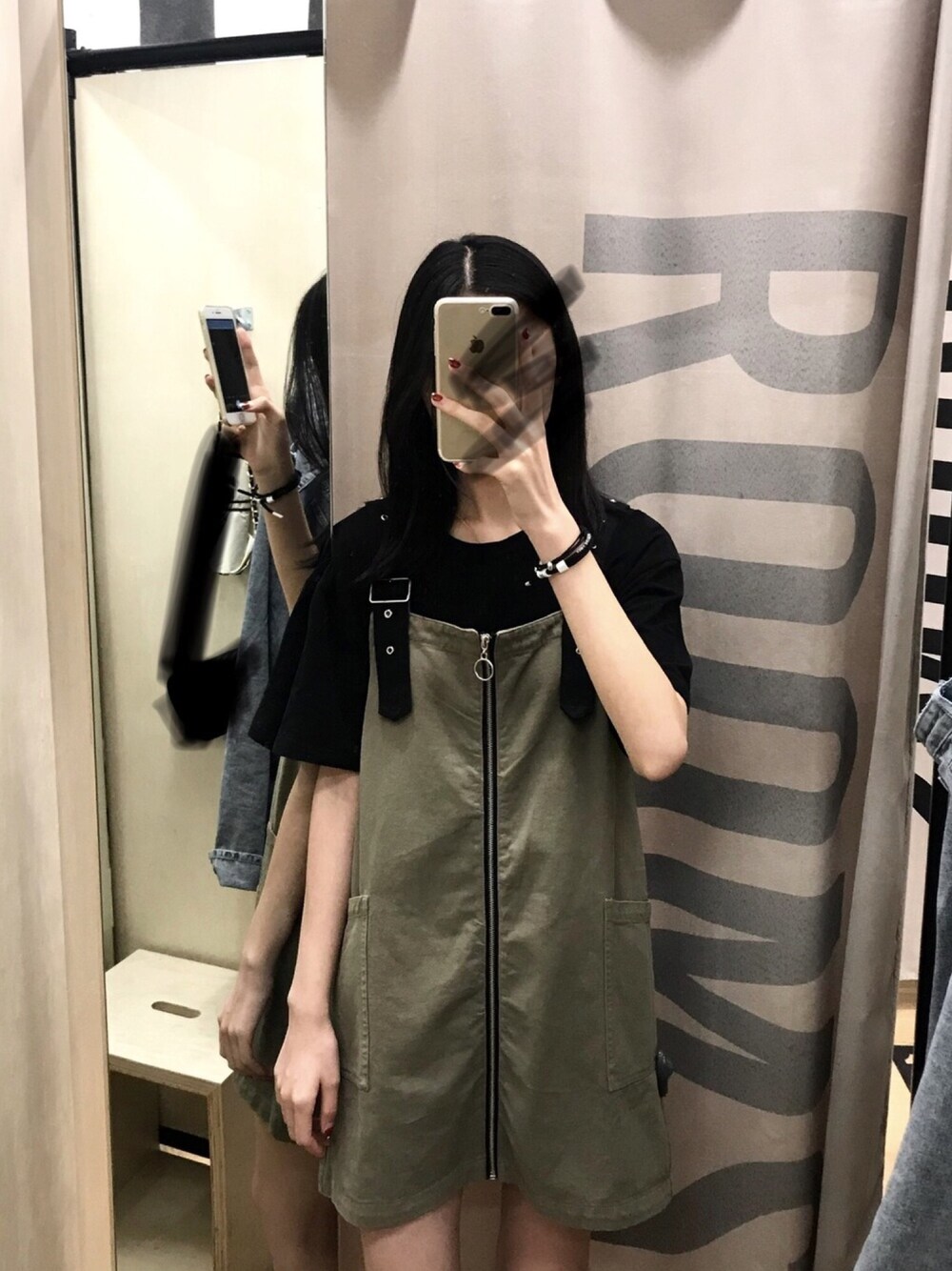 「夏、街头搭配、日系极简、连衣裙、日常」｜「Bershkaのアイテム（チュニック、グリーン系）」を使った、陈雨Vyさん（レディース・180cm）の夏コーディネートの1枚目の写真