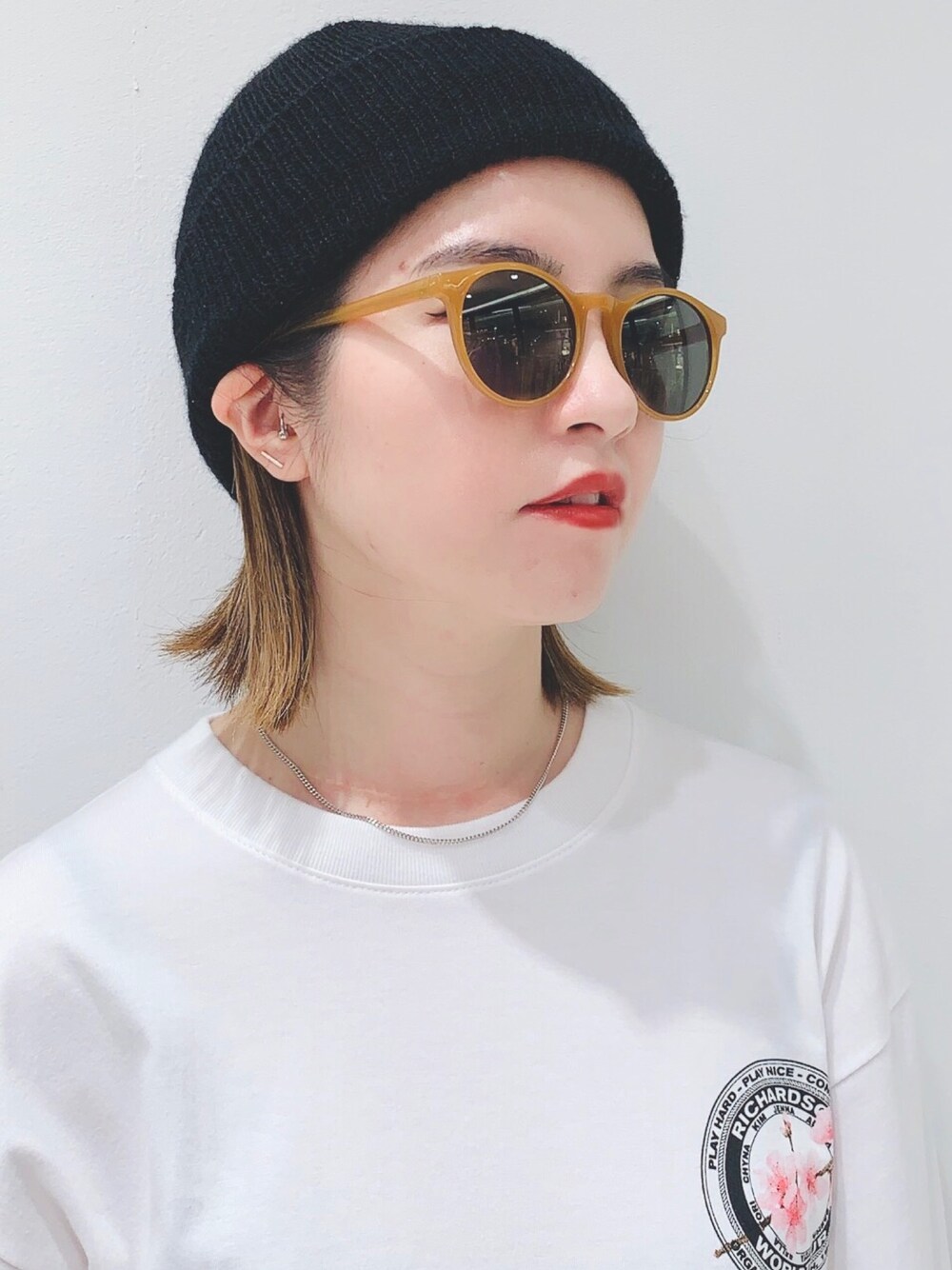 「bonjour records、Richardson、サングラス、Sunglasses」｜「bonjour recordsのSUN GLASS: OVAL CLEAR（サングラス、オレンジ系）」を使った、JINさん（レディース・156cm）の夏コーディネートの1枚目の写真