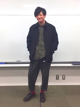 「アイテム（ステンカラーコート）」を使った、築山慎ぼっとさん（メンズ・172cm・10代）の冬コーディネート
