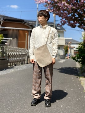 「オフホワイト」｜「アイテム（ローファー）」を使った、シゲさん（メンズ・161cm）の春コーディネート