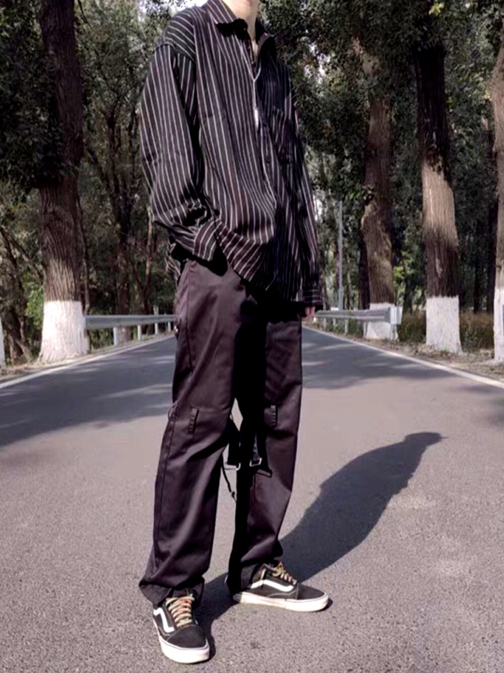 「VANSのアイテム（その他シューズ、ブラック系）」を使った、Tobiさん（メンズ・178cm）の冬コーディネートの1枚目の写真