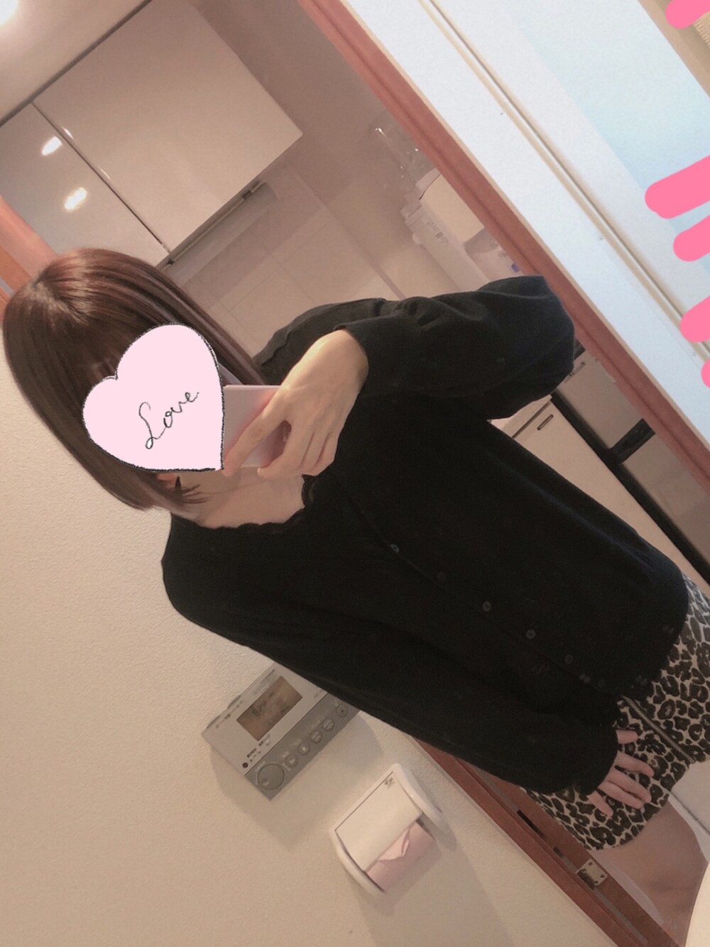 「秋のコーデ、シンプル、大人ガーリー、かわいい、おしゃれさんと繋がりたい、いいね、save、フォローお願いします🤑」｜「GUのアイテム（カーディガン/ボレロ、ブラック系）」を使った、まなさん（レディース・166cm）の秋コーディネートの1枚目の写真