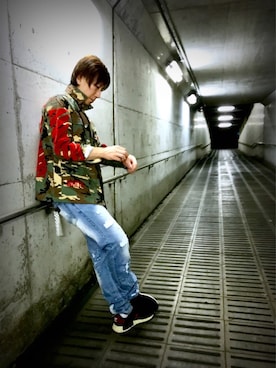 「OFF-WHITE」｜「アイテム（ミリタリージャケット）」を使った、DJ SAMさん（メンズ・172cm）の夏コーディネート