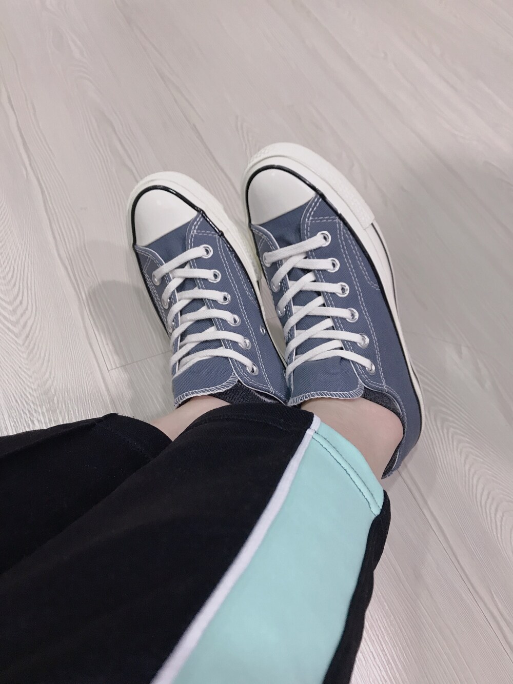「CONVERSE1970、gray、blue、shoes、藍灰色、new」｜「CONVERSEのアイテム（その他シューズ、その他）」を使った、yanさん（レディース・160cm）の春コーディネートの1枚目の写真
