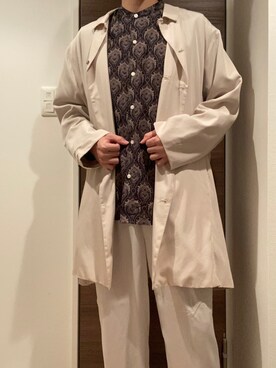 「柄シャツ」｜「アイテム（ステンカラーコート）」を使った、光さん（メンズ・179cm）の春コーディネート