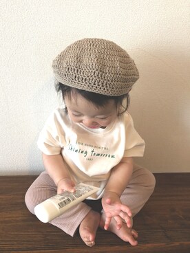 「部屋撮り」｜「アイテム（ハンチング/ベレー帽）」を使った、hare☺︎koiさん（キッズ・80cm）の春コーディネート