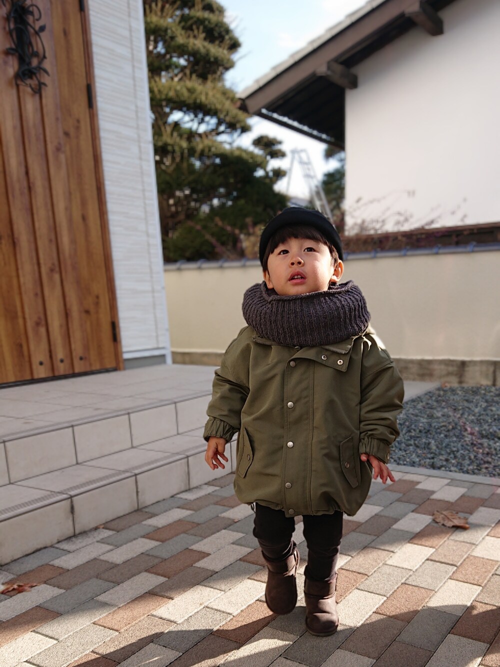 「グリーンフェス❶❶、キッズファッション、冬コーデ、男の子、ムートンブーツ」｜「LOWRYS FARMの２ＷＡＹマンパ　888538（マウンテンパーカー、グリーン系）」を使った、momoさん（キッズ・90cm）の冬コーディネートの1枚目の写真