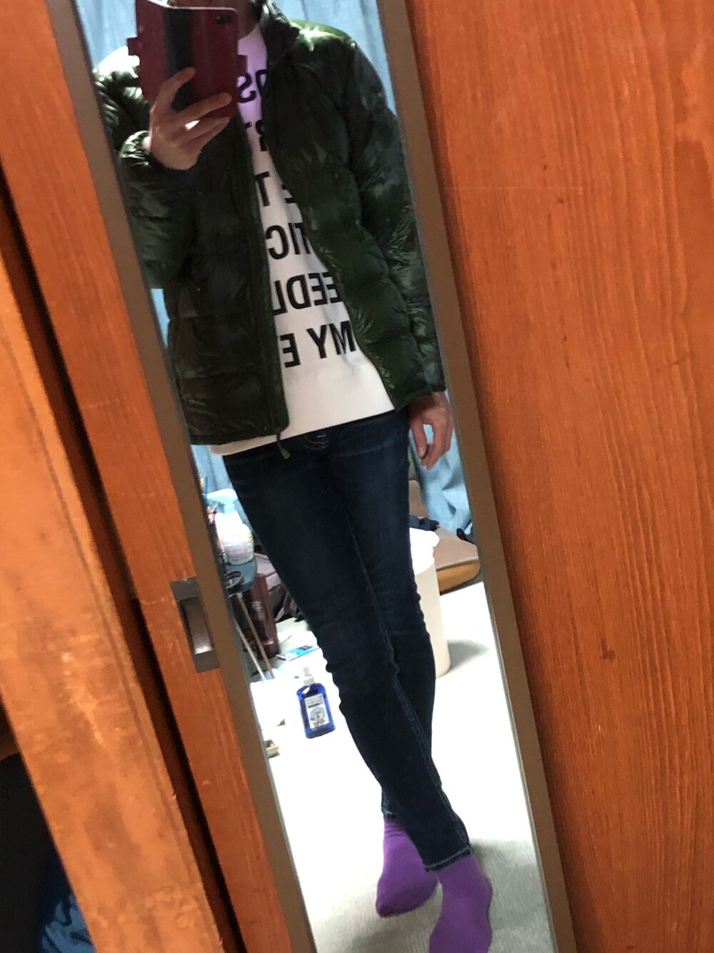 「Rodeo Crownsのアイテム（デニムパンツ、ブルー系）」を使った、たかみつさん（メンズ・170cm）の冬コーディネートの1枚目の写真