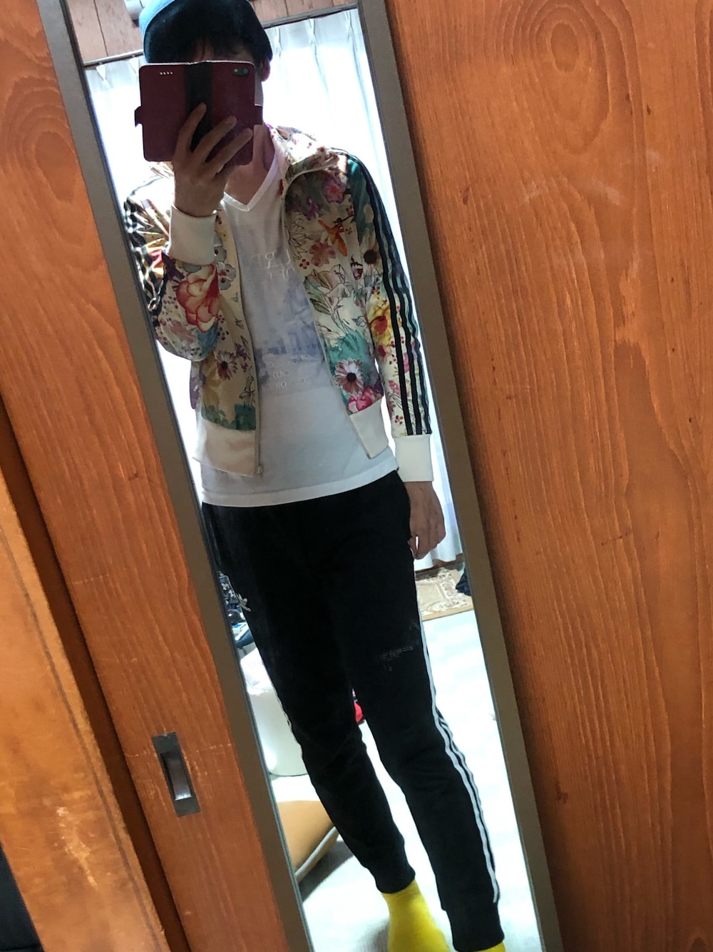 「adidas」｜「MK MICHEL KLEIN HOMME のアイテム（Tシャツ/カットソー、ホワイト系）」を使った、たかみつさん（メンズ・170cm）の夏コーディネートの1枚目の写真