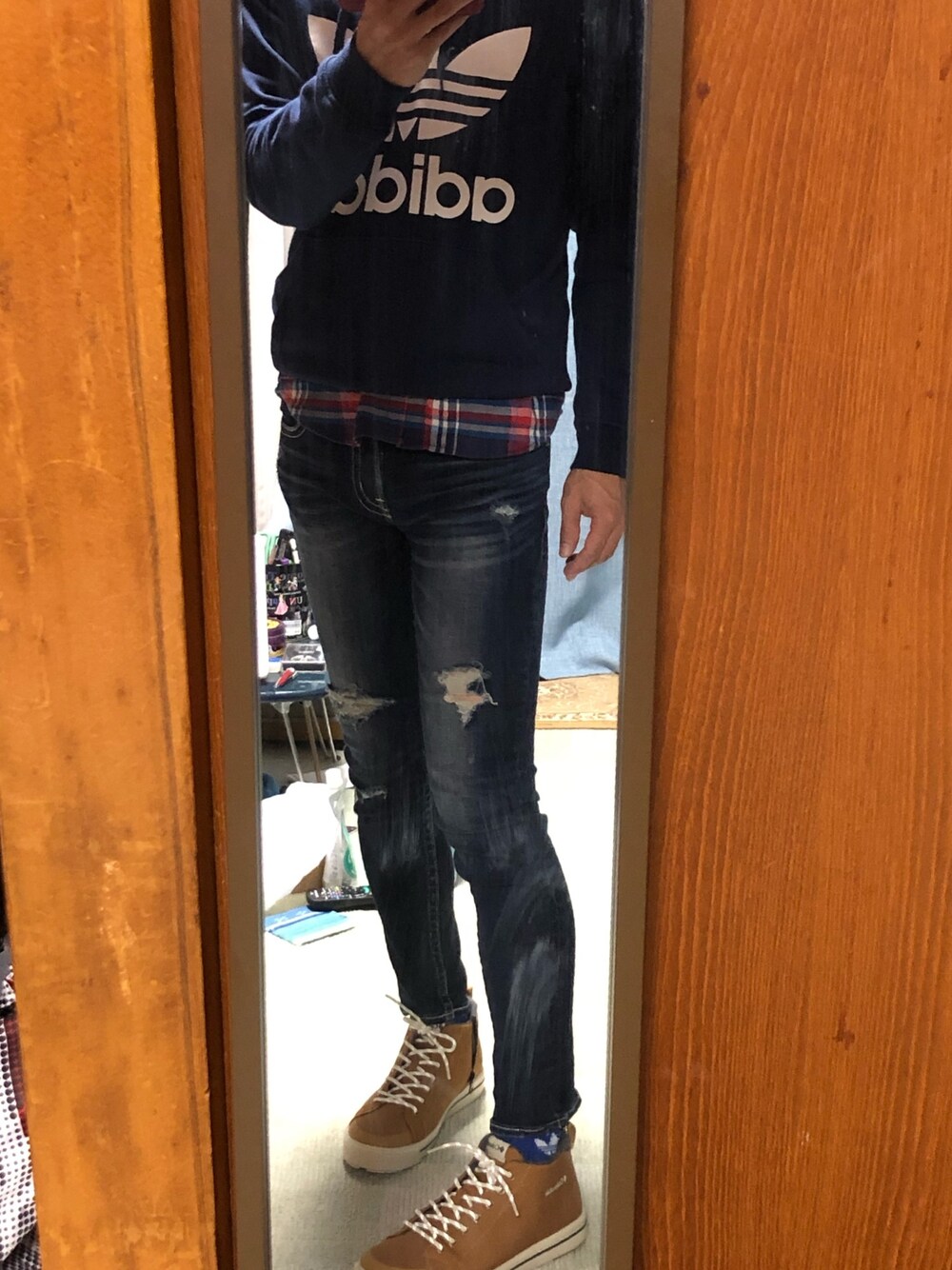 「Columbia」｜「adidasのアイテム（パーカー、ブルー系）」を使った、たかみつさん（メンズ・170cm）の秋コーディネートの1枚目の写真