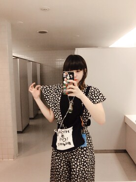 「サコッシュ」｜「アイテム（つなぎ/オールインワン）」を使った、もふさんさん（レディース・164cm）の夏コーディネート