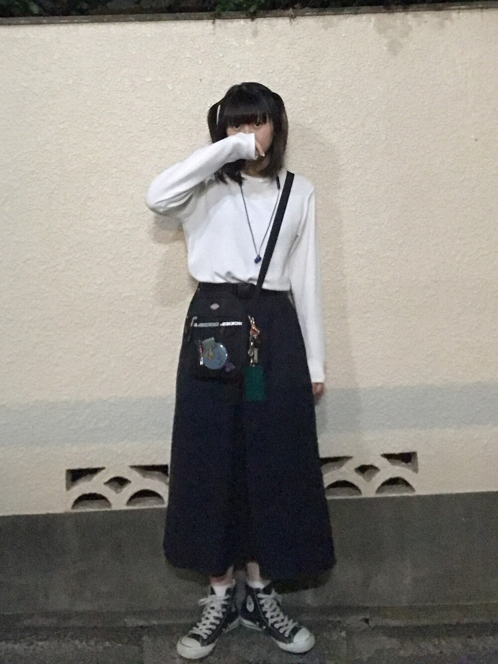 「カジュアルコーデ、サーマル、ootd、GU、ロングスカート、コンバース、converse、ハイカットスニーカー、Dickies」｜「CONVERSEのconverse（コンバース） ALL STAR HI（オールスターHI）（スニーカー、ブラック系）」を使った、もふさんさん（レディース・164cm）の春コーディネートの1枚目の写真