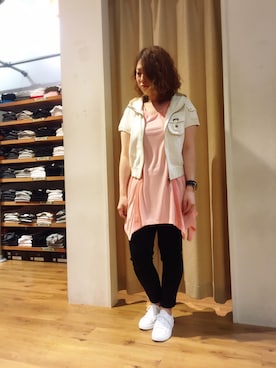 「オフホワイト」｜「アイテム（チュニック）」を使った、YUMIEさん（レディース・160cm）の春コーディネート