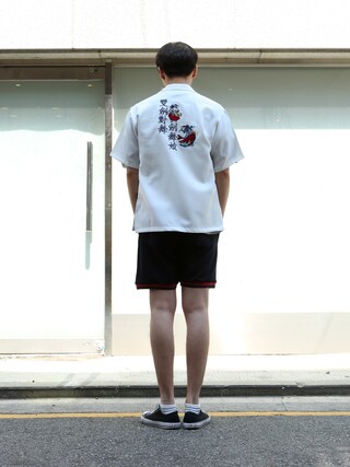 romanticcrown使用「RMTC（쌍검대무 Souvenir Shirts_White）」的時尚穿搭