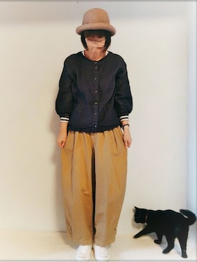 「ネコ」｜「アイテム（チノパンツ）」を使った、ベル‪︎‬‪︎☺︎さん（レディース・162cm）の秋コーディネート