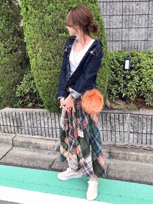 フェミニンスタイルにも絶妙マッチ