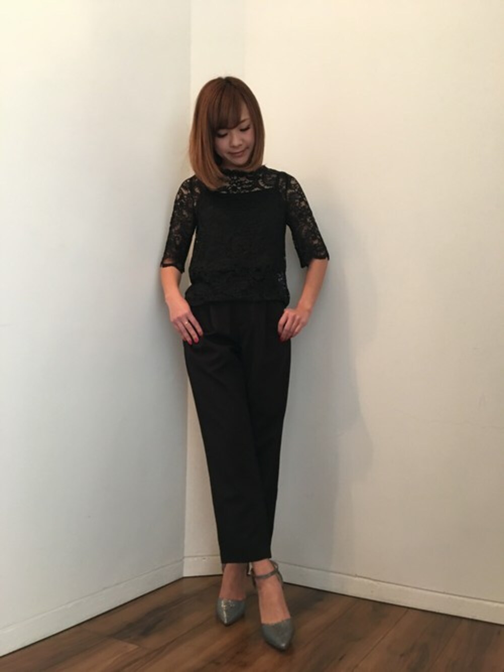 「ワンピース、パーティースタイル、結婚式、パーティードレス、女子会、結婚式二次会スタイル、お呼ばれスタイル、結婚式 ワンピース、謝恩会、パンツドレス」｜「girlの【結婚式・お呼ばれ対応パンツドレス】レース五分袖トップス&スラックスオールインワンパンツドレス（パンツドレス、ブラック系）」を使った、GIRL_staffさん（レディース・154cm）の冬コーディネートの1枚目の写真