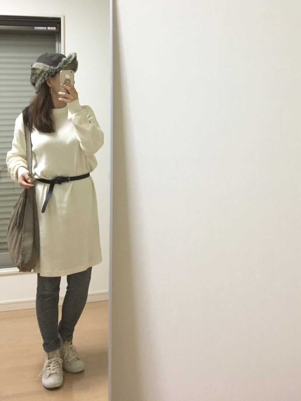 「Ungrid、TODAYFUL、オトナカジュアル、ZOZO公認ユーザー、スニーカー、コンバース、ストリート服が好き、フライトキャップ、ウエストマーク、レギンス」｜「Ungridのコーデュロイフライトキャップ（キャップ、ブラウン系）」を使った、kaorin☆さん（レディース・156cm）の秋コーディネートの1枚目の写真