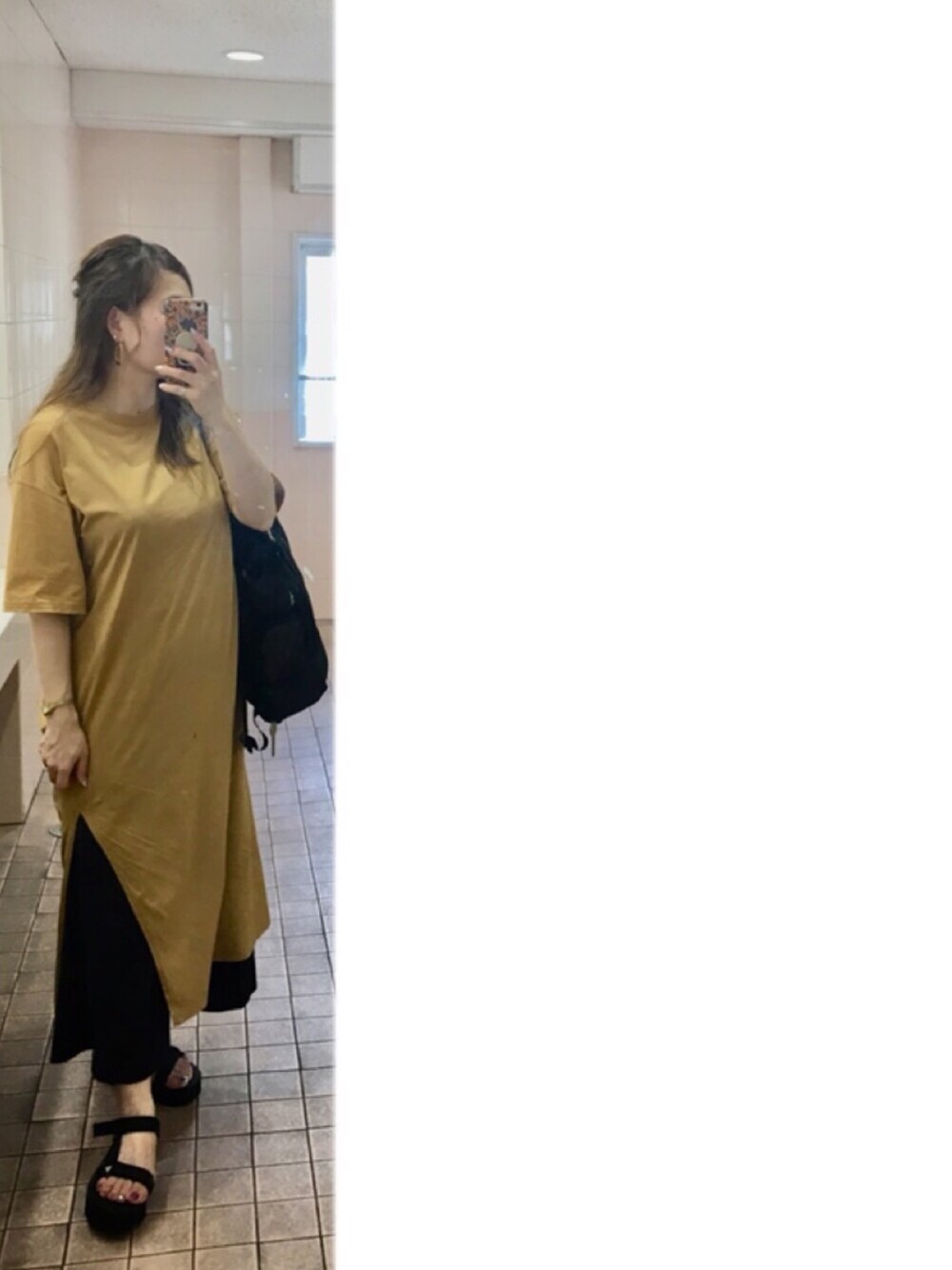 「Ungrid、Tシャツワンピ、レイヤードスタイル、大人カジュアル、シンプル、夏、ラフ、サンダル、teva、BTS」｜「☆のネイビーのガウチョ（パンツ、その他）」を使った、kaorin☆さん（レディース・156cm）の夏コーディネートの1枚目の写真