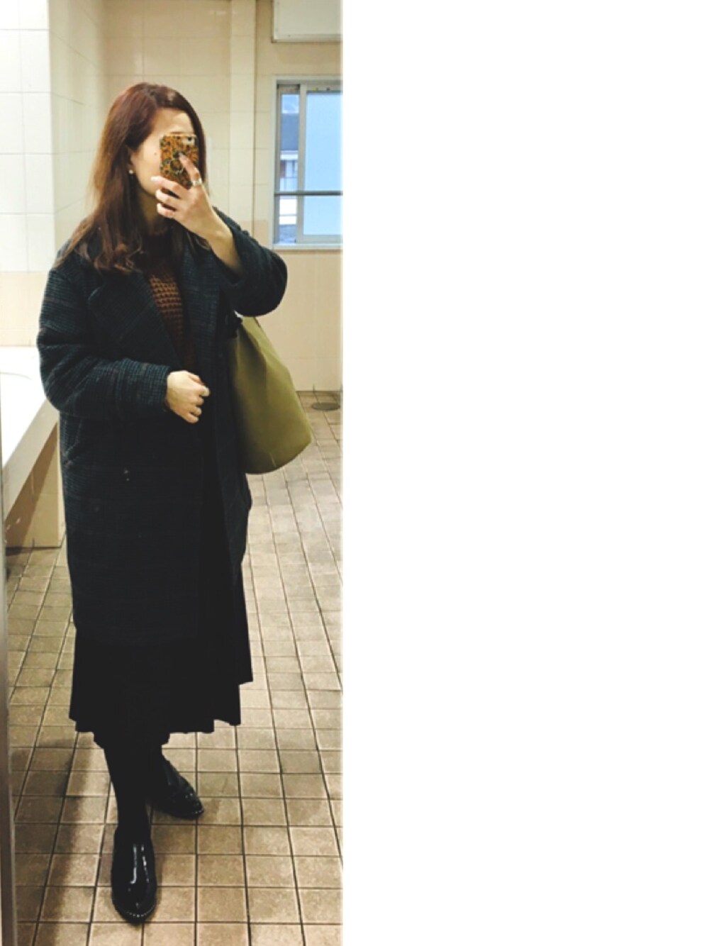 「年末WEAR感謝祭、冬のコーデ、おしゃれさんと繋がりたい、チェックコート、ワッフル、プリーツスカート、ブラック、神戸レタス、Ungrid、TODAYFUL」｜「Ungridのチェックルーズコート（その他アウター、グレー系）」を使った、kaorin☆さん（レディース・156cm）の冬コーディネートの1枚目の写真