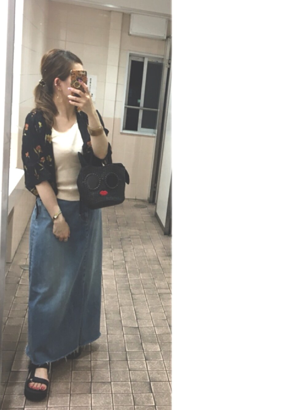 「TODAYFUL、Ungrid、ootd、アシメ、アシメタンクトップ、GU、フラワープリント、デニム、ダメージデニム、アジョリー」｜「TODAYFULのジョーゼットフラワーカーディガン（カーディガン/ボレロ、ブラック系）」を使った、kaorin☆さん（レディース・156cm）の夏コーディネートの1枚目の写真