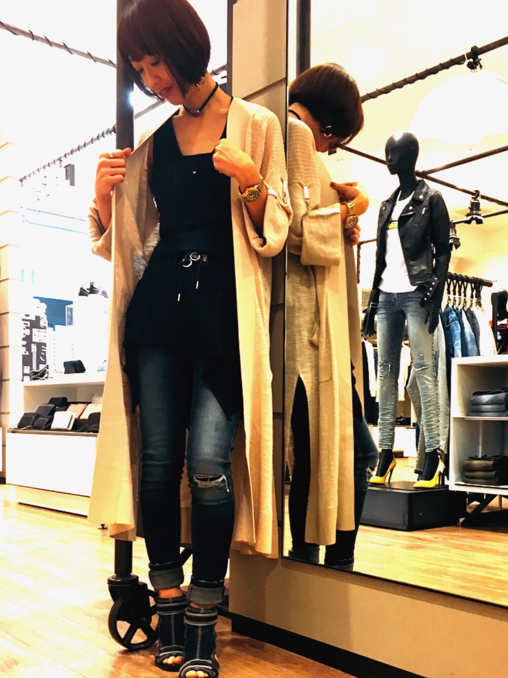 「Diesel、ディーゼル、デニム、カーデ、モノトーン、春、夏、大人」｜「DIESELのアイテム（カーディガン/ボレロ、ベージュ系）」を使った、DIESEL_yuki.uさん（レディース・156cm）の春コーディネートの1枚目の写真