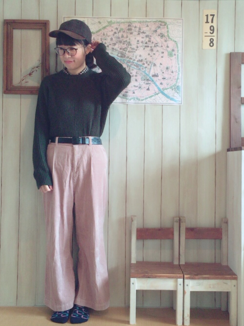 「オトナカジュアル、大人カジュアル、ゆるコーデ、ピンク、ニット、キャップ、めがね、WEAR昭和部」｜「WEGOのアイテム（キャップ、ブラウン系）」を使った、marimo++さん（レディース・156cm）の冬コーディネートの1枚目の写真