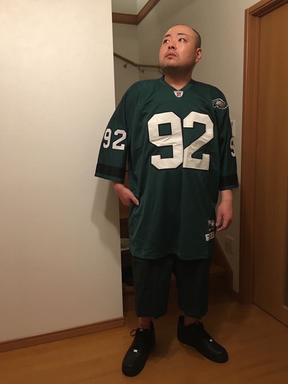 「シンプル、お洒落さんとつながりたい、ヒップホップ、Ｂ－ｂｏｙ、NFL、オーバーサイズ、NIKE、ディッキーズ(Dickies)」｜「ミッチェル&ネス NFL アトランタ•イーグルスのアイテム（その他トップス、グリーン系）」を使った、AVALANCHEさん（メンズ・178cm）の冬コーディネートの1枚目の写真