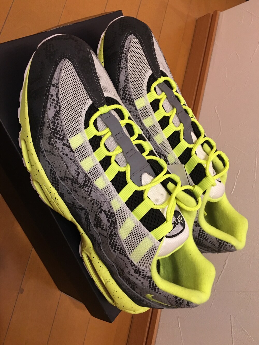 「お洒落さんとつながりたい、NIKE、NIKE ID、エアマックス」｜「NIKE iDのアイテム（スニーカー、その他）」を使った、AVALANCHEさん（メンズ・178cm）の冬コーディネートの1枚目の写真
