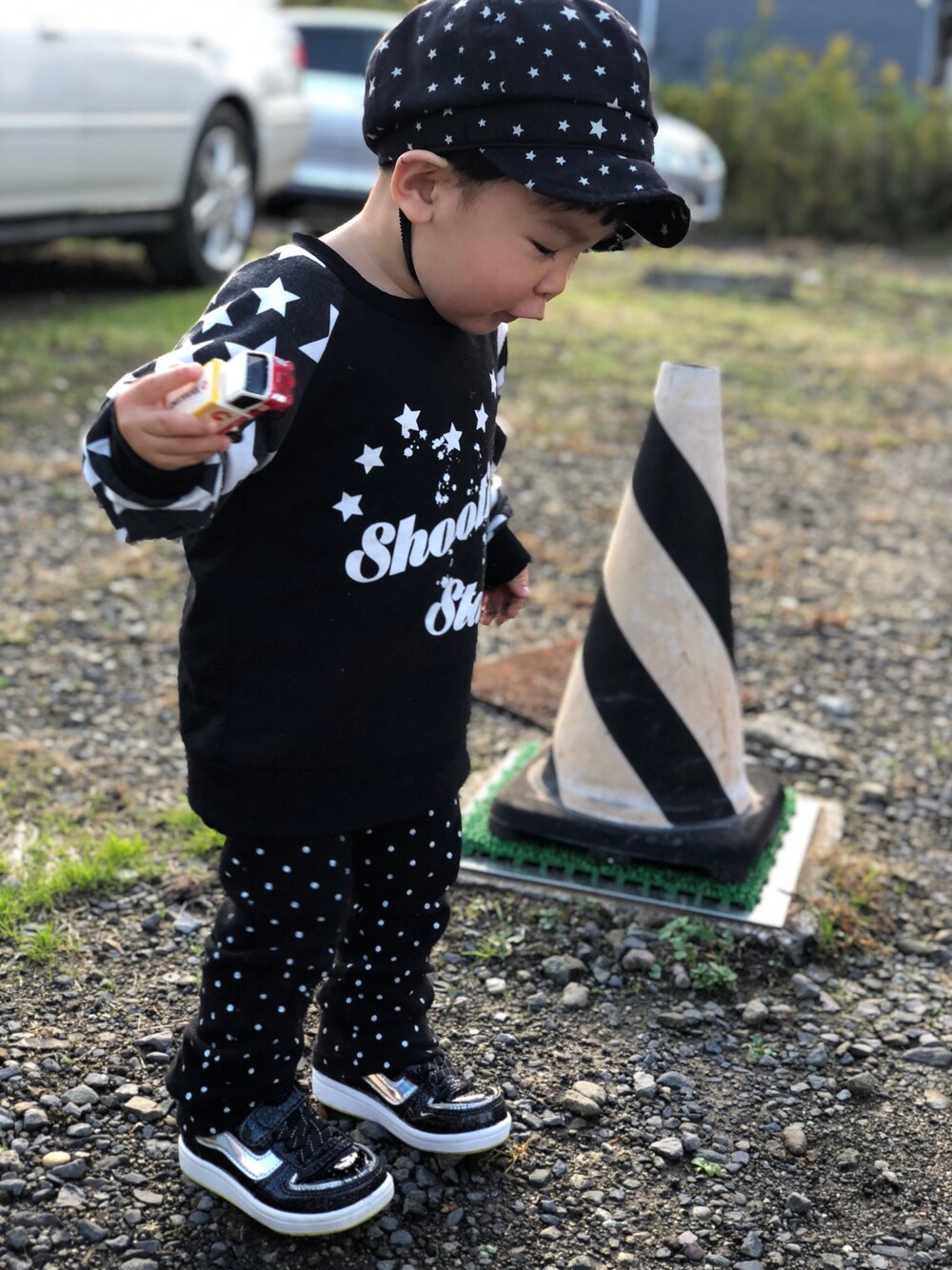 「黒、星柄、ドットパンツ」｜「西松屋のアイテム（スウェット、ブラック系）」を使った、pepe☻ryo❀sup♔twaさん（キッズ・90cm）の秋コーディネートの1枚目の写真