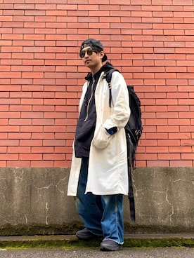 「プラダ」｜「アイテム（ステンカラーコート）」を使った、akiyoshiさん（メンズ・174cm）の冬コーディネート