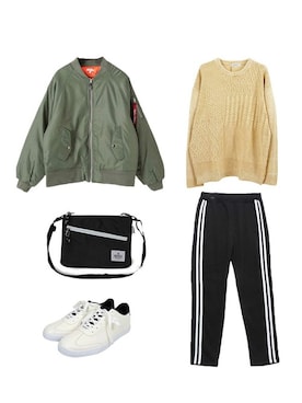「サコッシュ」｜「アイテム（MA-1）」を使った、STYLEBLOCKさん（メンズ・174cm）の冬コーディネート