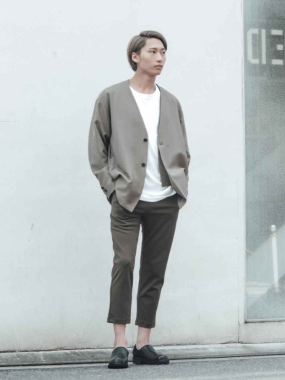 N.HOOLYWOODのノーカラージャケットを使った人気ファッション