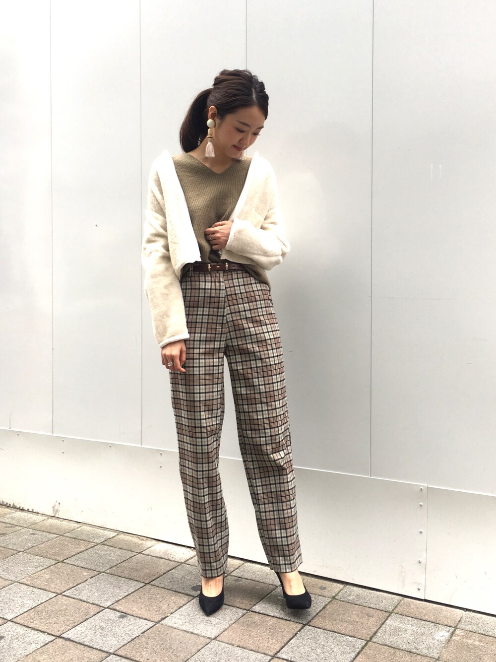 「DouDou、doudou_staff、オトナカジュアル、パンツスタイル、プードルコート、チェックパンツ、ニット、秋コーデ」｜「DouDouのトイプー ボアブルゾン（ノーカラージャケット、ホワイト系）」を使った、DouDou_serikaさん（レディース・167cm）の秋コーディネートの1枚目の写真