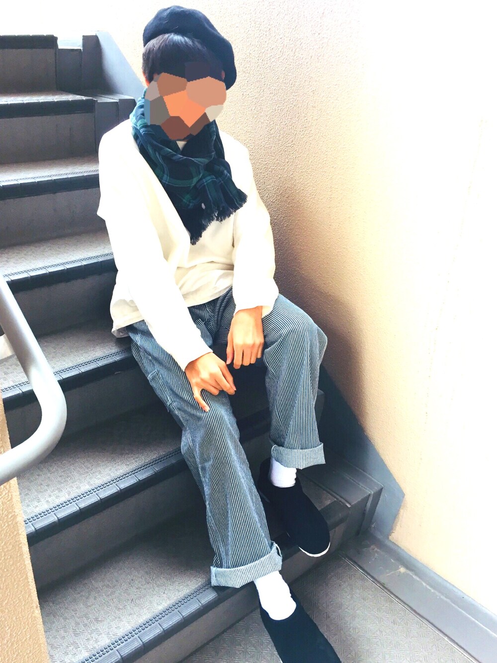 「おしゃれさんと繋がりたい」｜「EN ROUTEのアイテム（スウェット、ホワイト系）」を使った、こーんすたーち【まきしまむ】さん（メンズ・175cm）の冬コーディネートの1枚目の写真