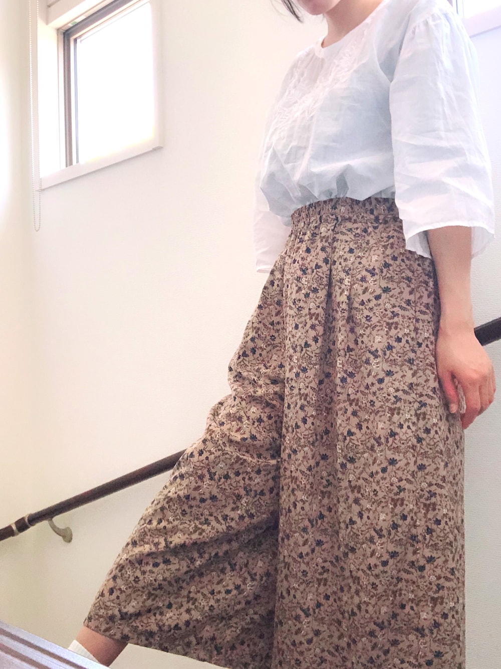 「花柄」｜「UNIQLOのコットンエンブロイダリーブラウス（7分袖）（シャツ/ブラウス、ホワイト系）」を使った、panda_co.さん（レディース・152cm）の春コーディネートの1枚目の写真