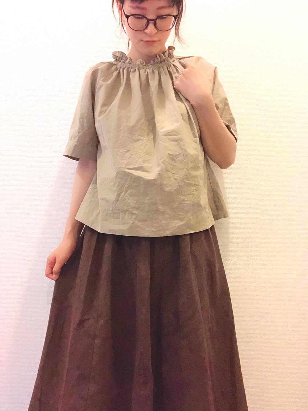 「ベージュコーデ、ベージュ×ブラウン、UNIQLO、ブラウンスカート」｜「UNIQLOのアイテム（Tシャツ/カットソー、ベージュ系）」を使った、panda_co.さん（レディース・152cm）の春コーディネートの1枚目の写真